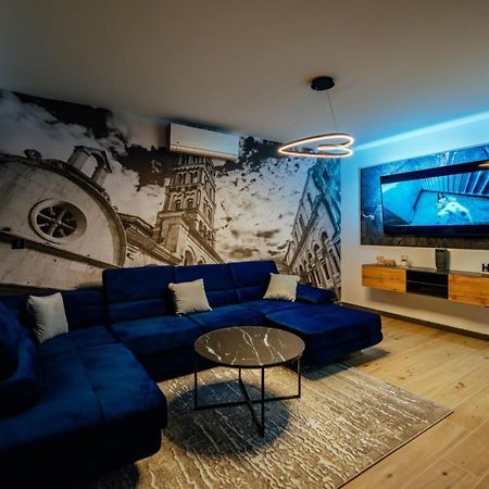 Black Queen Apartment Split Eksteriør bilde